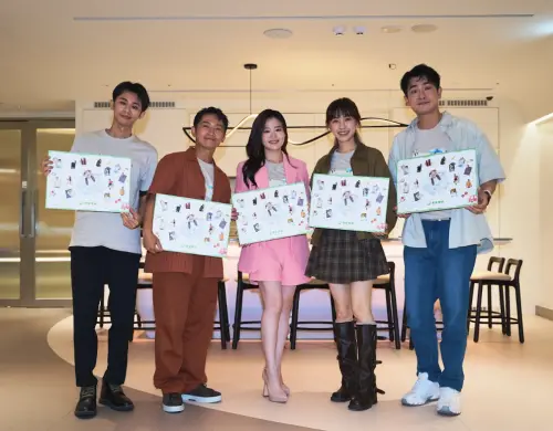 ▲吳政迪（左起）、蔡昌憲、楊小黎、林玟誼、陳謙文出席《像你這道菜》媒體茶敘。（圖／客家電視台提供）