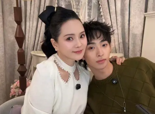 小哈利吸女性友人嘴裡飲料挨轟！伊能靜發文護兒：我是糟糕的母親