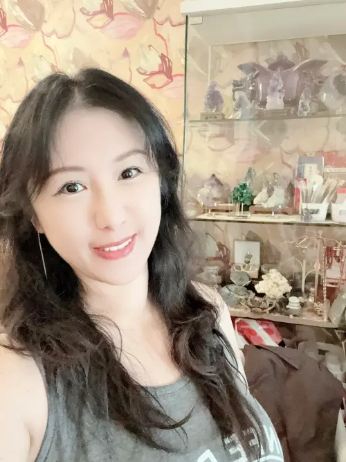 ▲玉女歌手蘇霈（如圖）曾與麥當勞爆炸案殉職英雄楊季章有過一段戀情。（圖／翻攝自蘇霈臉書）