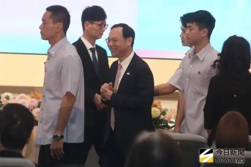 ▲衛福部長石崇良出席南丁格爾獎頒獎典禮。（圖／記者邱曾其攝）