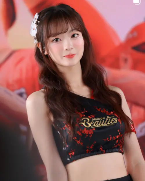 ▲小龍女瑄瑄被網友大讚外型清純，神似陸劇女神田曦薇。（圖／瑄瑄IG@aries___18）