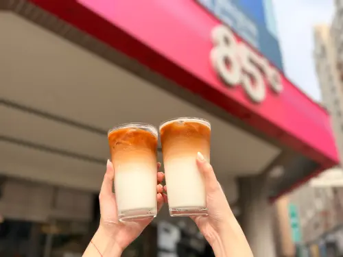 ▲5月4日85度C大杯咖啡「第二杯30元」！寄杯卡10杯最高現省375元咖啡優惠。（圖／85度C提供）
