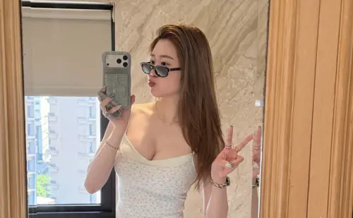 ▲李芸（如圖）是留美學霸，家境優渥卻沒有嬌氣，還是行腳節目《大陸尋奇》開播以來最年輕的主持人。（圖／翻攝自IG@thehebelee）