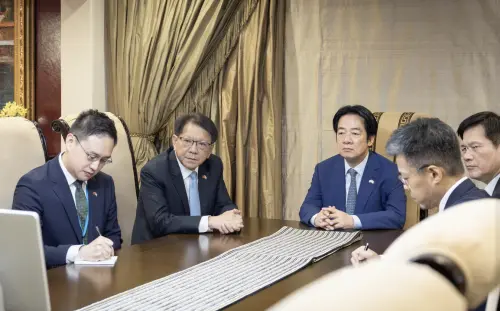 賴清德在史瓦帝尼！心繫台灣情勢不懈怠　與國安團隊視訊會議