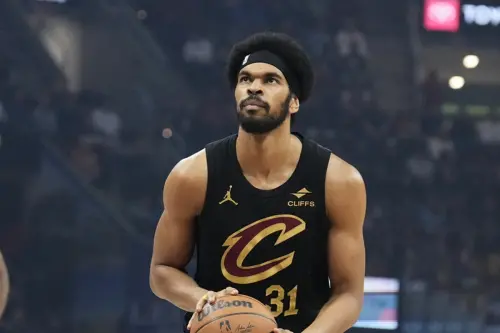 ▲騎士隊陣中擁有剛在首輪G7狂砍22分19籃板的艾倫（Jarrett Allen），搭配全能長人莫布里（Evan Mobley）。（圖／美聯社／達志影像）
