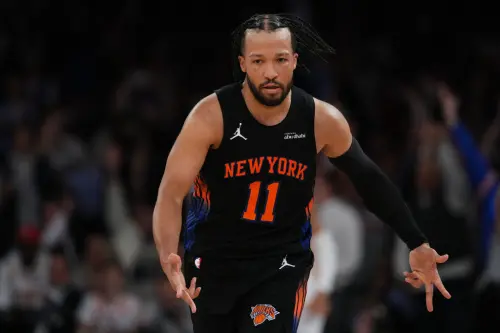 ▲布朗森（Jalen Brunson）無疑是尼克目前的指揮官，對上76人的系列賽，他能否維持穩定輸出，並扛起重任，將成為外界焦點。（圖／美聯社／達志影像）