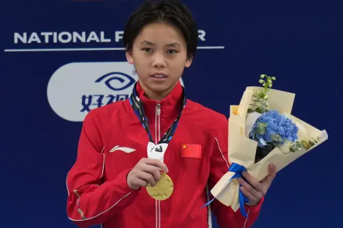 ▲在名將全紅嬋、陳芋汐缺席女子單人10米跳台的情況下，本月底將滿16歲的中國隊廣東小將蔣林靜挺身而出，在決賽中再現驚艷全場的「水花消失術」，最終以397.95分的絕對優勢奪得冠軍。（圖／美聯社／達志影像）