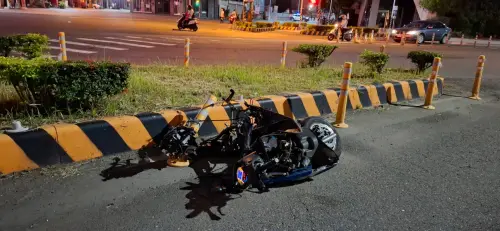 ▲高男駕駛BMW轎車沿中華西路由西往東行駛，先是追撞65歲吳姓男子騎乘的機車。（圖／讀者提供）