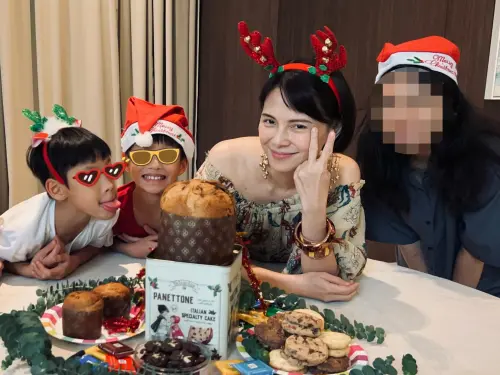 ▲李心潔與女兒及一對雙胞胎兒子的感情都非常好。（圖／李心潔 Sinje Lee FB）