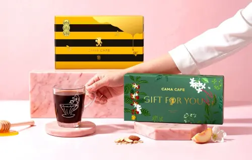 ▲CAMA CAFE母親節咖啡優惠2杯9折、寄杯買8送1，買禮盒送玻璃馬克杯。（圖／CAMA CAFE提供）