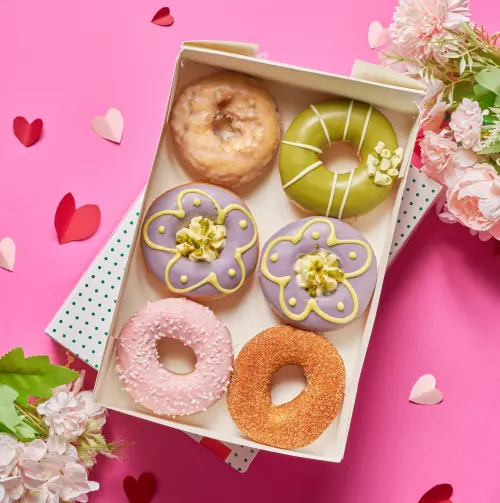 ▲Krispy Kreme母親節限定「馨愛葡萄花語」甜甜圈60元。（圖／Krispy Kreme提供）