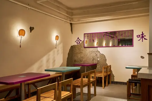 ▲小品雅廚市府店在懷舊中帶有摩登氛圍。（圖／小品雅廚提供）
