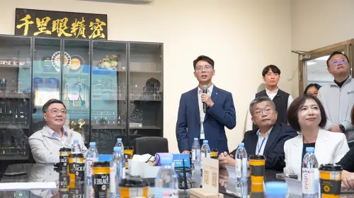 ▲行政院長卓榮泰今天到台中，參觀精密機械業製程導入AI的成果。（圖／立委何欣純提供，2026.05.05）
