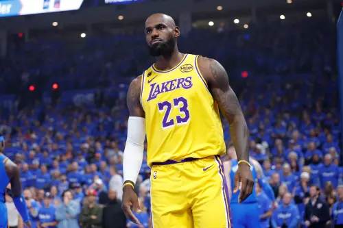 ▲41歲老頭LeBron James在G1還是以水準以上發揮砍27分、6助攻，全場17投12中，命中率和進攻效率高得驚人。（圖／路透／達志影像）
