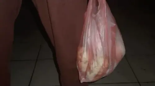 ▲有店家無奈在網路上發文，有民眾隨意在路邊丟麵包丁，造成蟑螂、老鼠滋生。（圖／翻攝Threads@workcafe7514）
