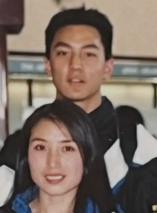 ▲1994年時吳彥祖（後）還未正式出道，已經是個帥氣的大男孩。（圖／華映娛樂提供）