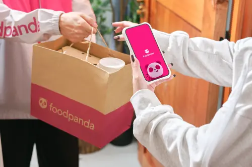 ▲foodpanda攜手全聯福利中心、屈臣氏、寵物公園、全家便利商店四大品牌推出母親節檔期優惠。（圖／官方提供）