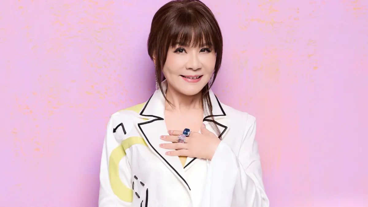 ▲龍千玉（如圖）提起過往參與歌廳秀演出時的回憶，最高紀錄一天連趕9場。她曾不小心從升降舞台摔下，但為了完美演出強忍著疼痛撐到演出結束。（圖／劍湖山世界提供）
