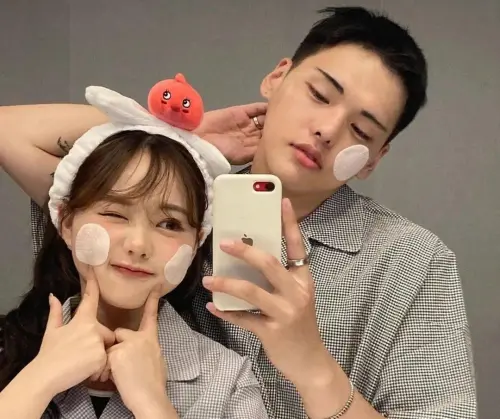 ▲洪瑛琦（左）與老公李世龍（右）結婚至今已12年，夫妻倆感情依然非常甜蜜。（圖／翻攝自洪瑛琦IG@kisy0729）