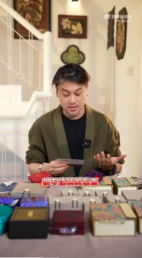 ▲朱孝天（如圖）向店家提出假貨證明後，對方拒絕賠償僅同意退款。（圖／翻攝微博）