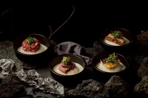▲ 「中山 Red Label」也提供牛骨、豚骨湯飯，以濃白湯底搭肉香。（圖／中山 Red Label提供）