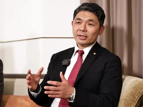 Hudson Institute Senior Fellow Jason Hsu talks about issues surrounding Taiwan's arms procurement. (TCN)