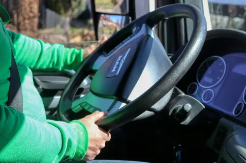 ▲交通部新制規定，從今日起大貨車駕駛每日駕車不得超過10小時，駕駛連續駕駛4小時，需休息至少30分鐘。（圖／取自pixabay）