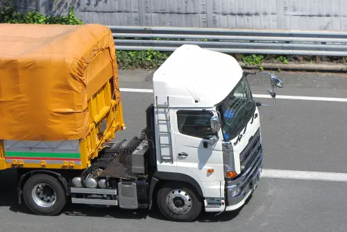 ▲交通部修正「汽車運輸業管理規則」第19條之2，規定未來大貨車駕駛每日駕車不得超過10小時。（圖／取自photoAC）