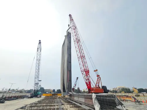 ▲RL3站連續壁鋼筋籠施工作業。（圖／高市府捷運局提供）