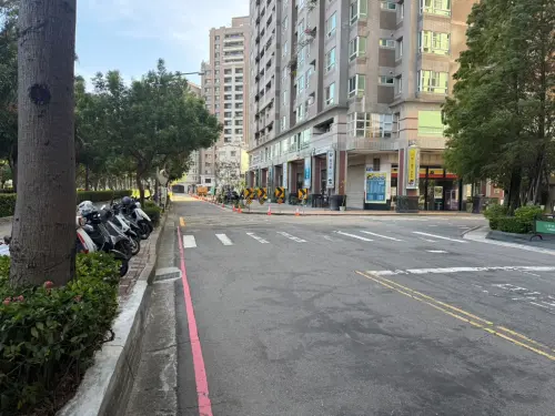 ▲南屯區河南路四段（黎明東街63巷至大墩四街）原路幅狹窄長期影響車流通行(圖／建設局提供2026.5.8)