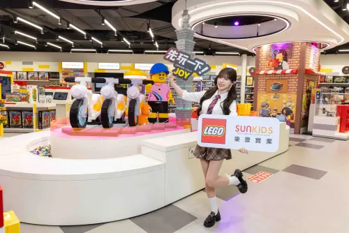 樂高玩樂夥伴李多慧現身LaLaport南港店！拼砌派對一起玩一下！
