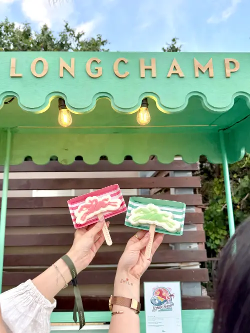 ▲不能錯過Longchamp奔馬優格冰棒，三款顏色口味／各120元。（圖／記者蕭涵云攝）