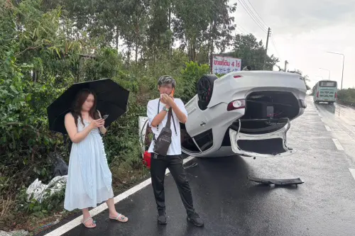 ▲中國男司機在泰國撞車。（圖／取自泰國警方）