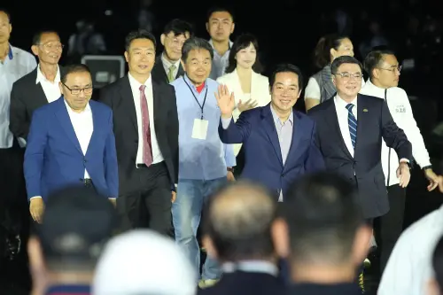 淡江大橋感恩之夜！賴清德跨黨派致謝 　眼眶泛淚喊：很感動