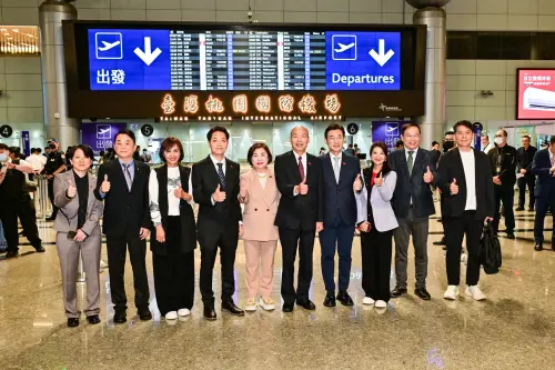 好感動！藍綠白放下成見攜手出訪　韓國瑜：民主已成為DNA
