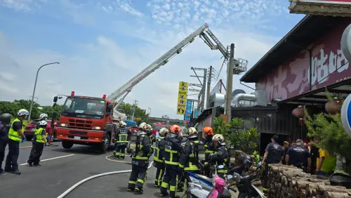 台中西屯「咕咕香甕缸雞」排煙管高溫釀火警