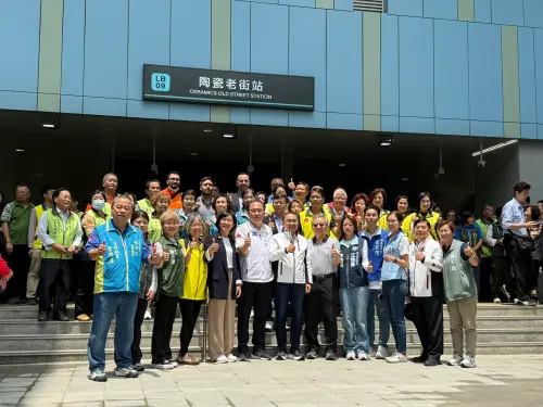 ▲新北市長侯友宜今（11）日實際搭乘三鶯線，從頂埔站搭到陶瓷老街站。（圖／記者張家瑋攝,2026.05.11）