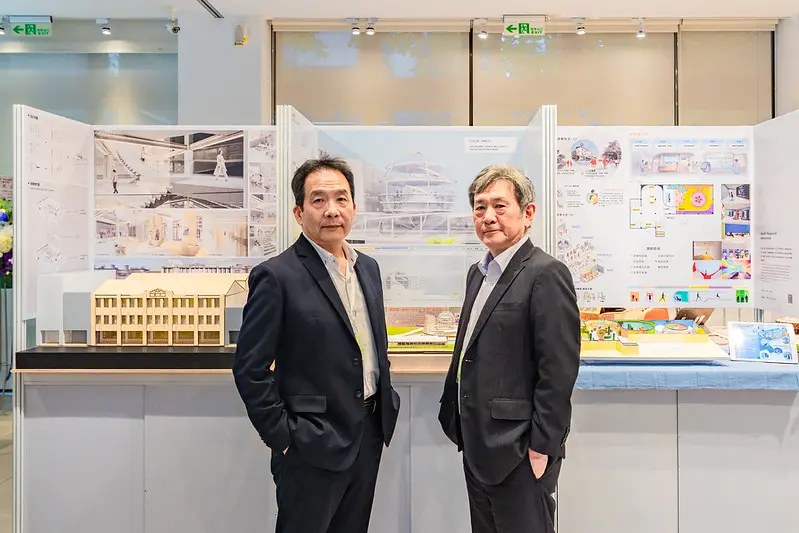 ▲在台灣深耕多年的YKK AP，為台北科技大學工業設計系畢展提供贊助金及致贈花禮。(圖/NOWNEWS攝)