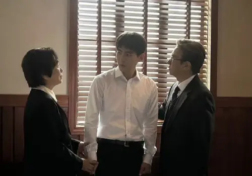 ▲曾向鎮（中）在《絕命法官》演張家輝（右）的兒子，入圍全球OTT大獎也很感謝他。（圖／大思娛樂提供）