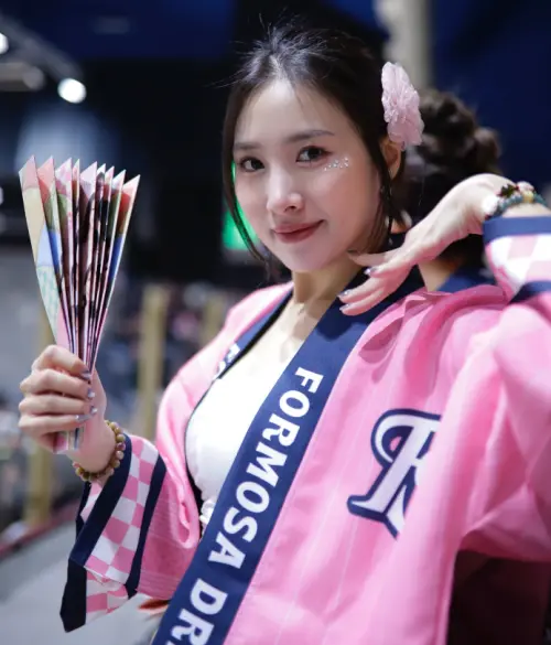 ▲啦啦隊女神少少外型甜美可愛。（圖／翻攝自少少IG@jane.duu.88）