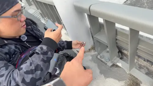 質疑淡江大橋安全性！公路局點名：勿造謠　火花羅徒手轉螺帽打臉