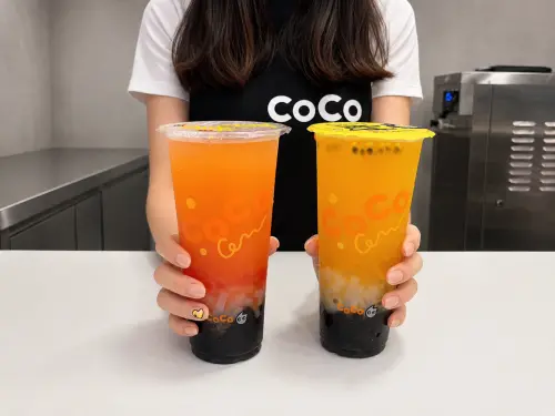 ▲CoCo都可新品「紅柚雙響炮」75元；預告「買一送一」周三好友日優惠。（圖／CoCo都可提供）