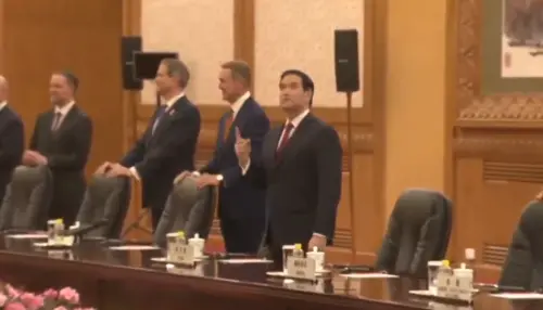 被人民大會堂天花板震撼？盧比歐超著迷還比讚　中外網友笑翻