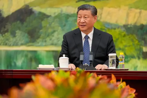 ▲2024年布林肯訪中會晤習近平時，長桌中央擺放的不是花而是變葉木。（圖／美聯社／達志影像）