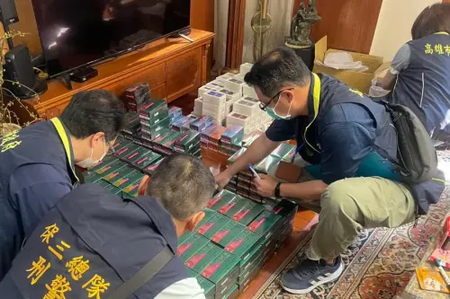 勿買來源不明之菸品！保安警察第三總隊二大隊破獲行李走私加熱菸