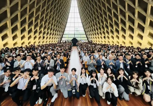 今天不爬山！蔡英文東海大學演講　何欣純揪她下回一起玩ROCK