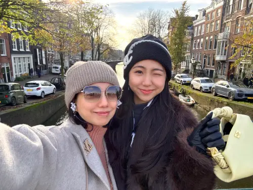 ▲蔡幸娟富養女兒，母女二人的裝扮都貴氣十足。（圖／蔡幸娟 幸福共嬋娟FB）