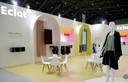 ▲台灣機能布料之王！儒鴻官方展位展示 Eclat Softform高階機能布料，YouTuber 胖哥直言它掌控 Lululemon 等全球大牌供應鏈命脈。（圖／翻攝自儒鴻官網）