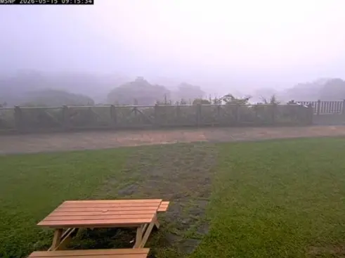 ▲陽明山擎天崗日前發生一對情侶大膽全裸野戰，沒想到全程遭國家公園鏡頭君全程直播，瞬間「一砲而紅」引爆話題。（圖/YT@陽明山國家管理處）