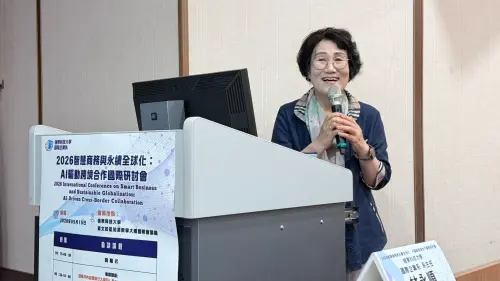 ▲韓國京畿大學貿易學系名譽教授金賢芝（Prof. Kim Hyun-Jee），發表美韓出口管制制度的比較研究。（圖／嶺東科大提供）